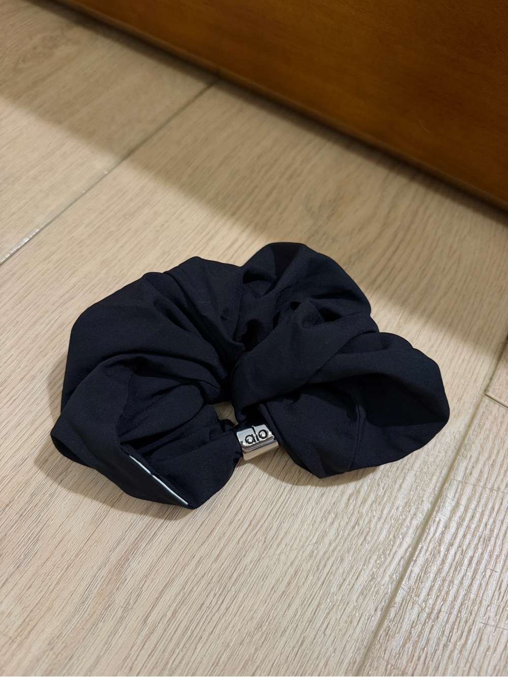 Alo Black Scrunchie Hair Tie